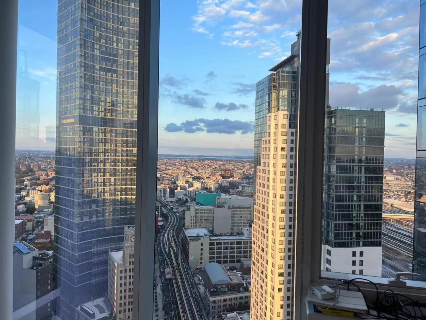 Luxury 2 Beds 2 Baths Corner Breathtaking Views Modern Retreat * New York