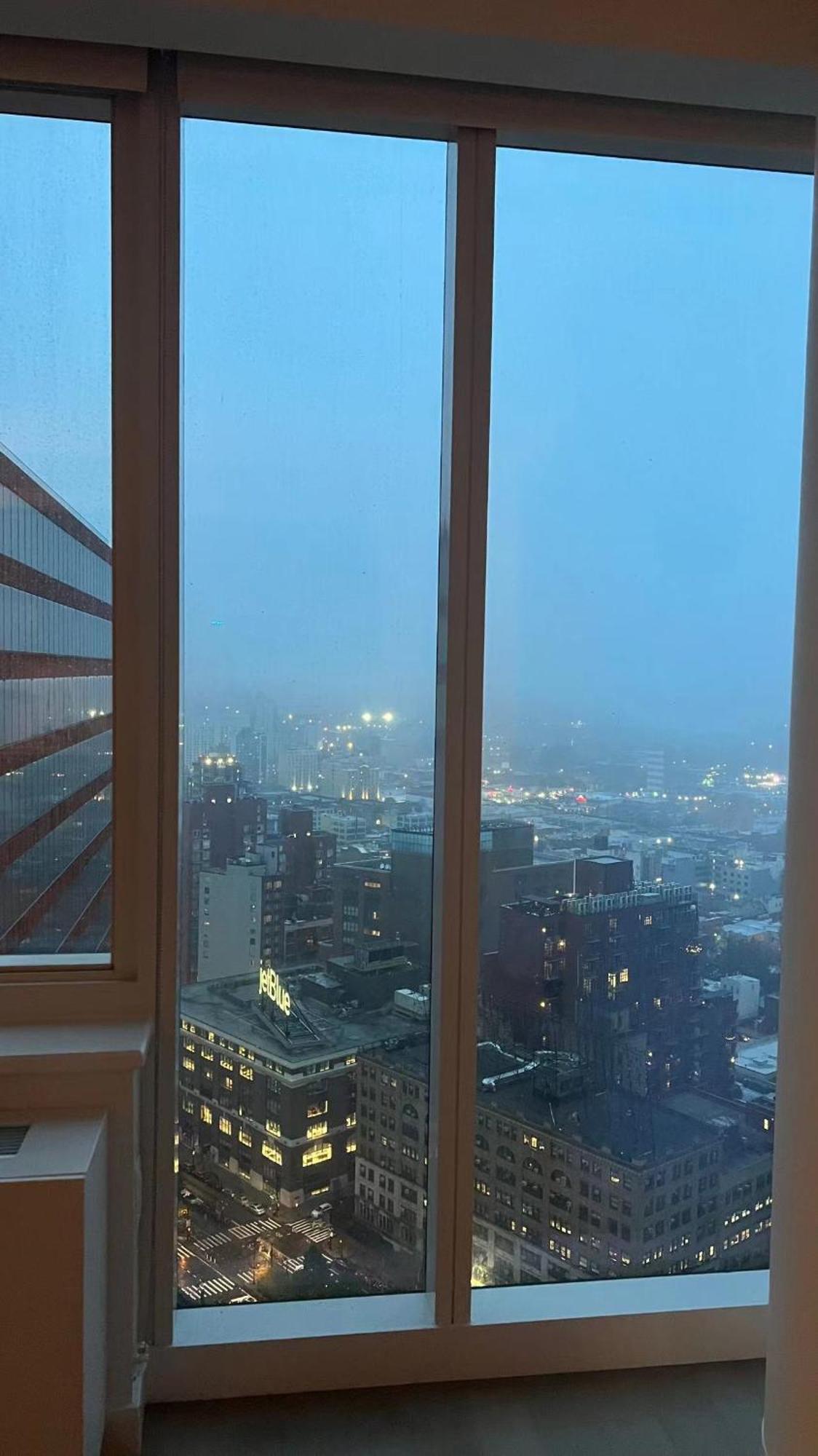 Apartment Luxury 2 Beds 2 Baths Corner Breathtaking Views Modern Retreat