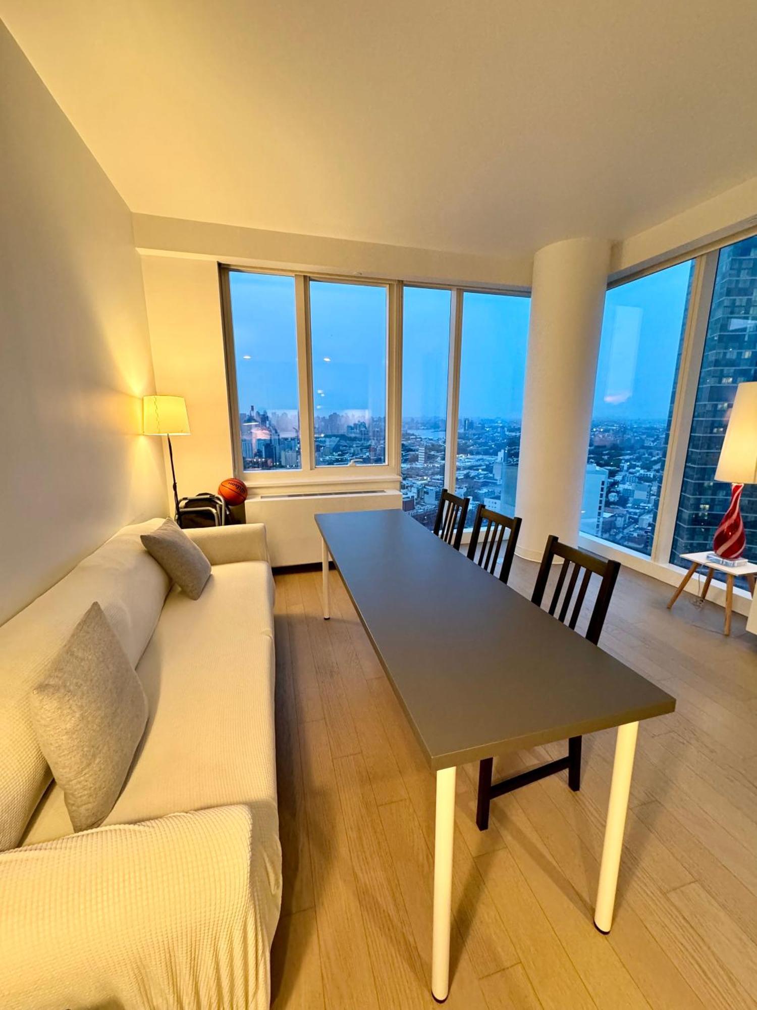 Apartment Luxury 2 Beds 2 Baths Corner Breathtaking Views Modern Retreat *